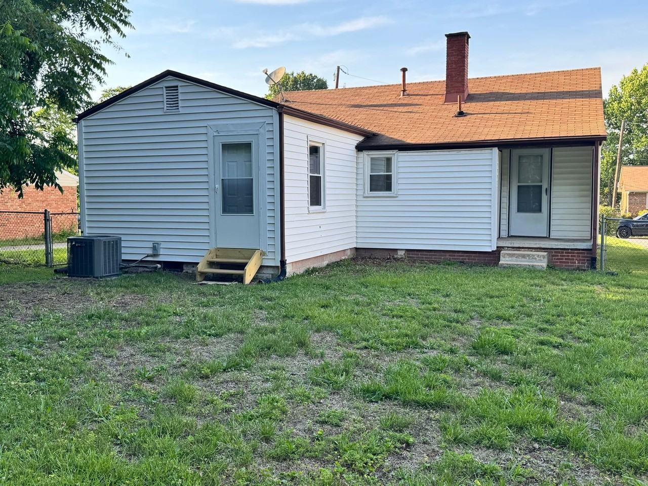 317 Craig St - Photo 2 of 16
