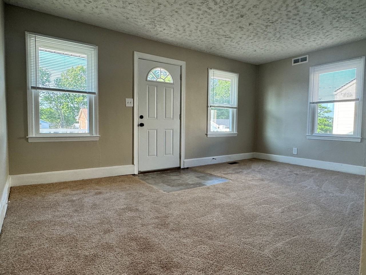 317 Craig St - Photo 3 of 16