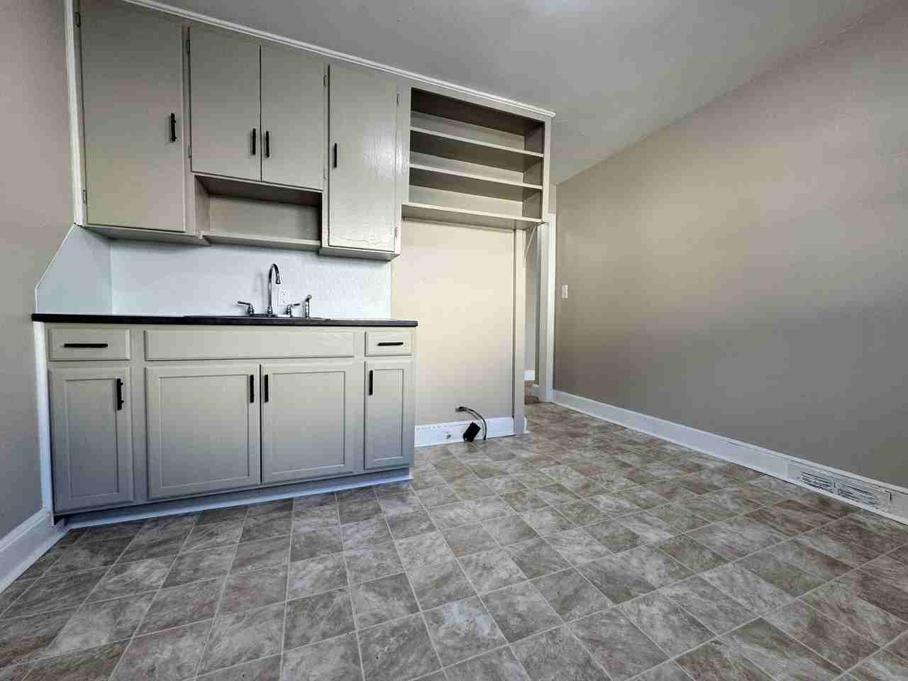 317 Craig St - Photo 5 of 16