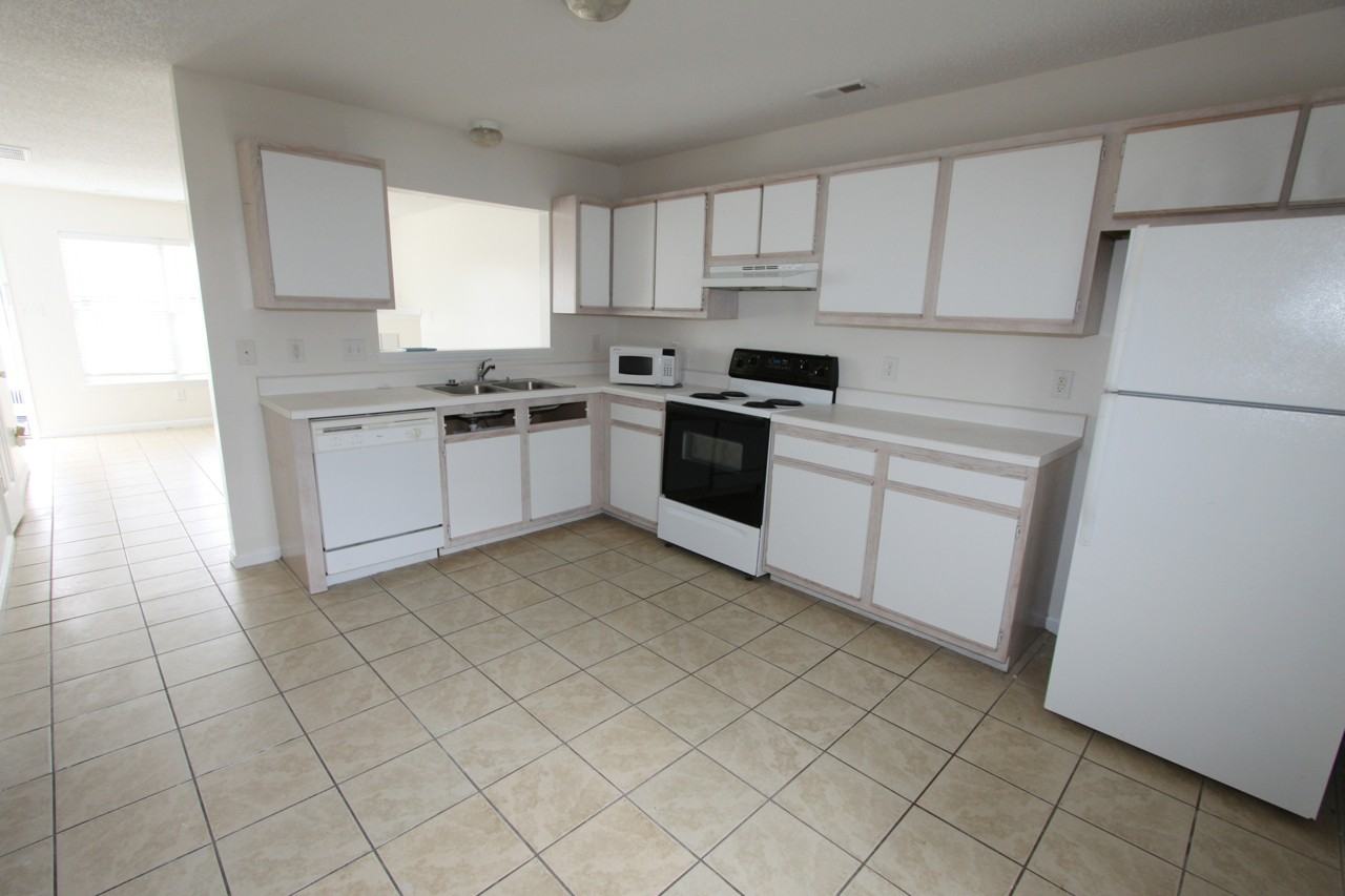 106 Pinegrove Ct - Photo 2 of 28