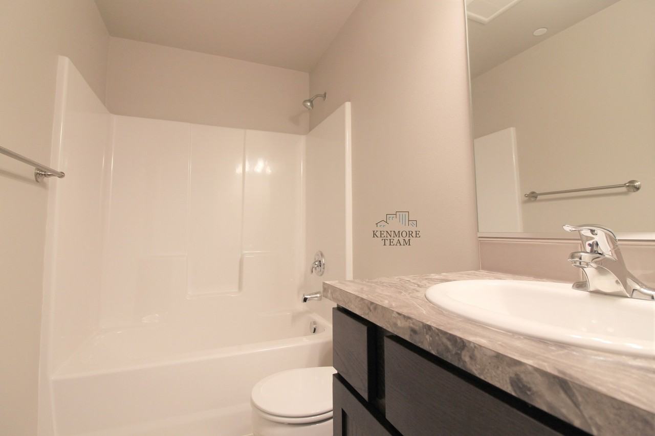 5772 W Albany Pl - Photo 5 of 7