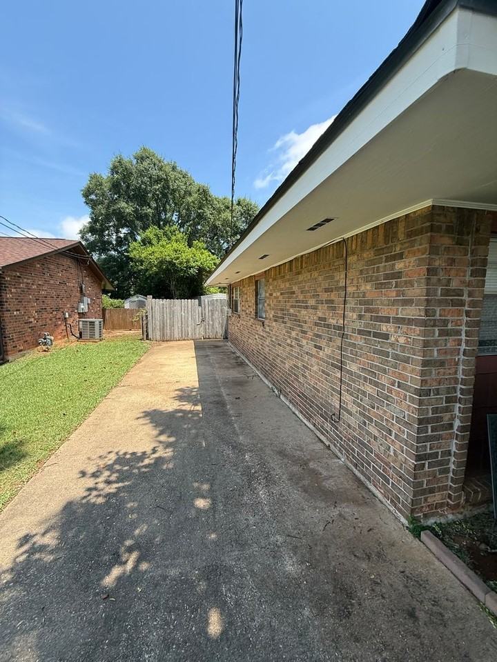 6265 Nature Dr - Photo 3 of 11