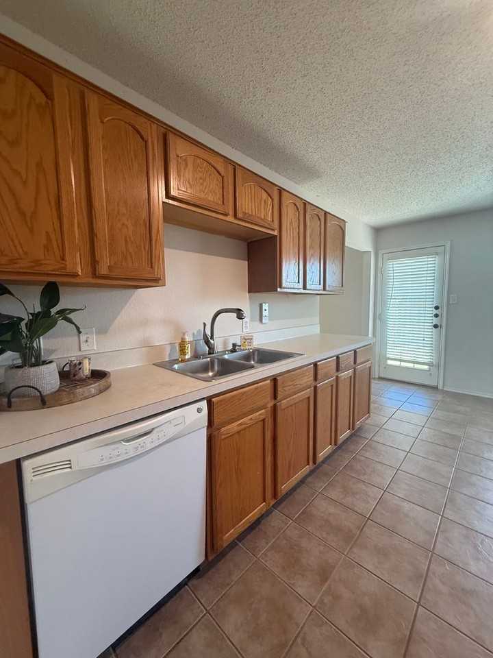 314 Beaumont Dr - Photo 7 of 25