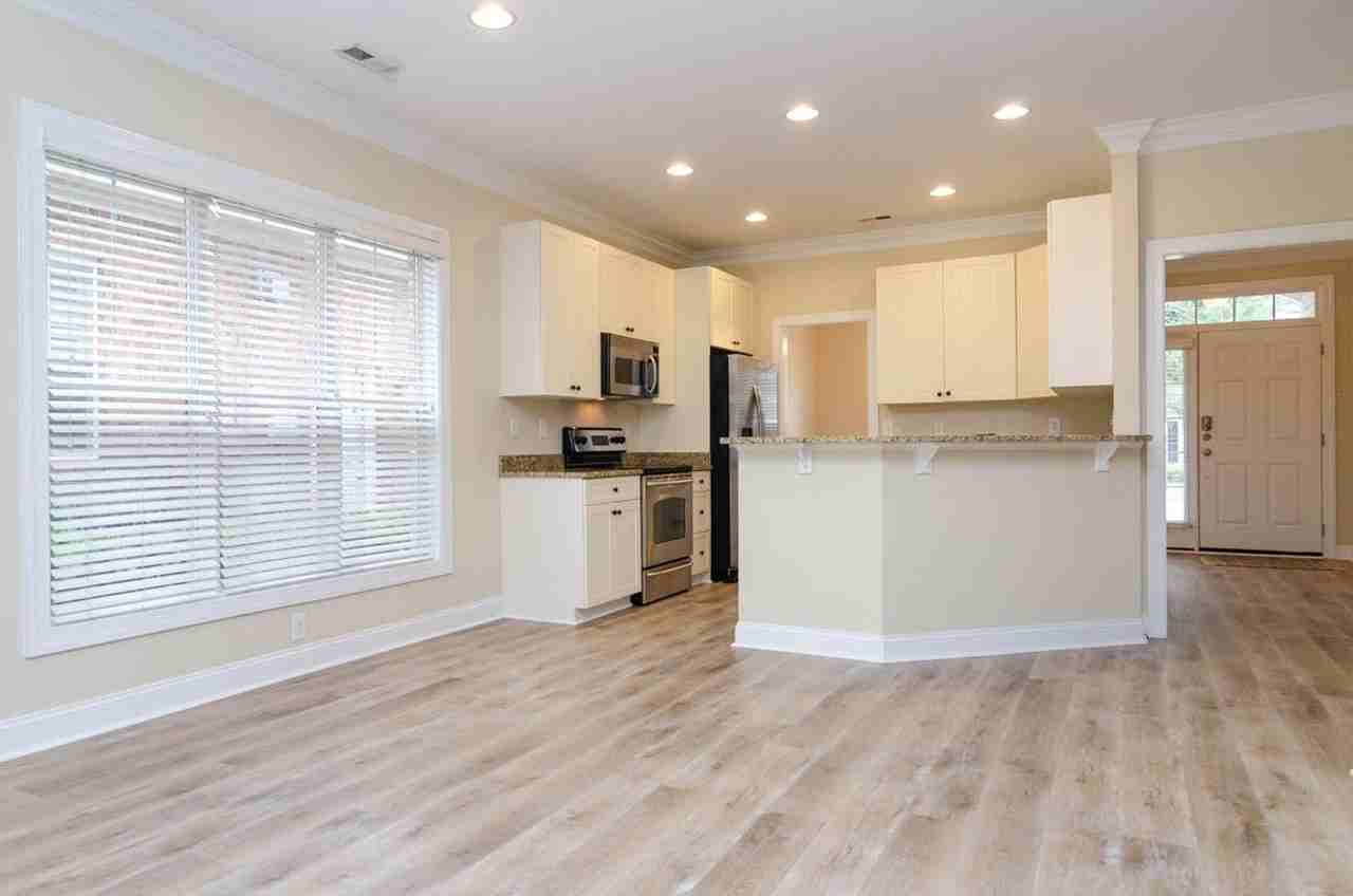 5040 Whitner Dr - Photo 6 of 22