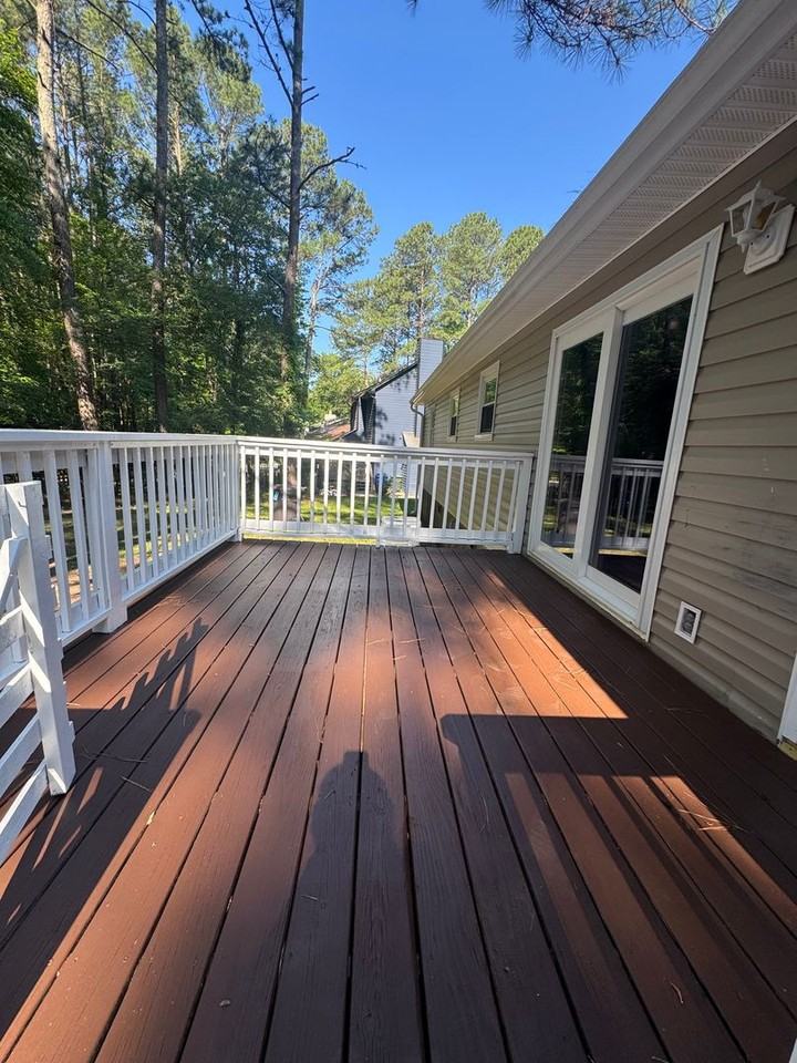 431 Valley Dr - Photo 2 of 17