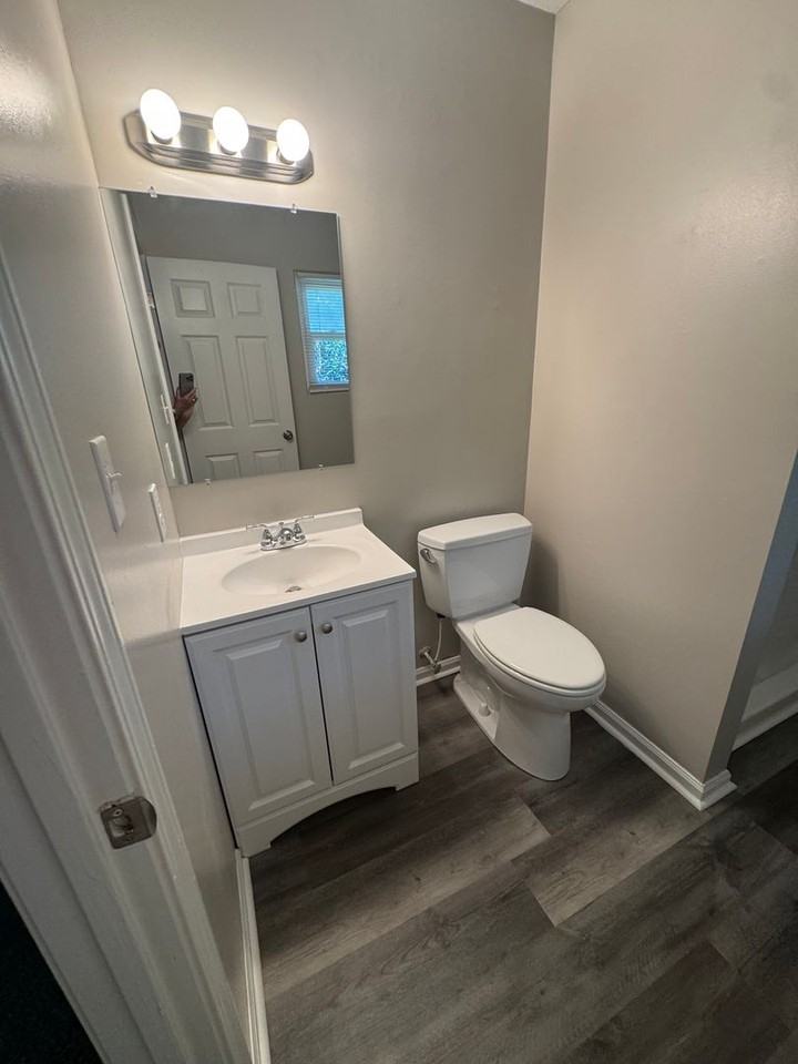 431 Valley Dr - Photo 4 of 17