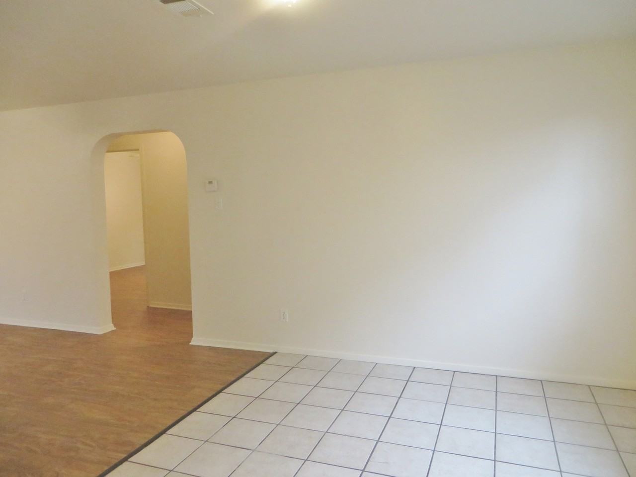 2216 Katy Ln Unit B - Photo 2 of 14