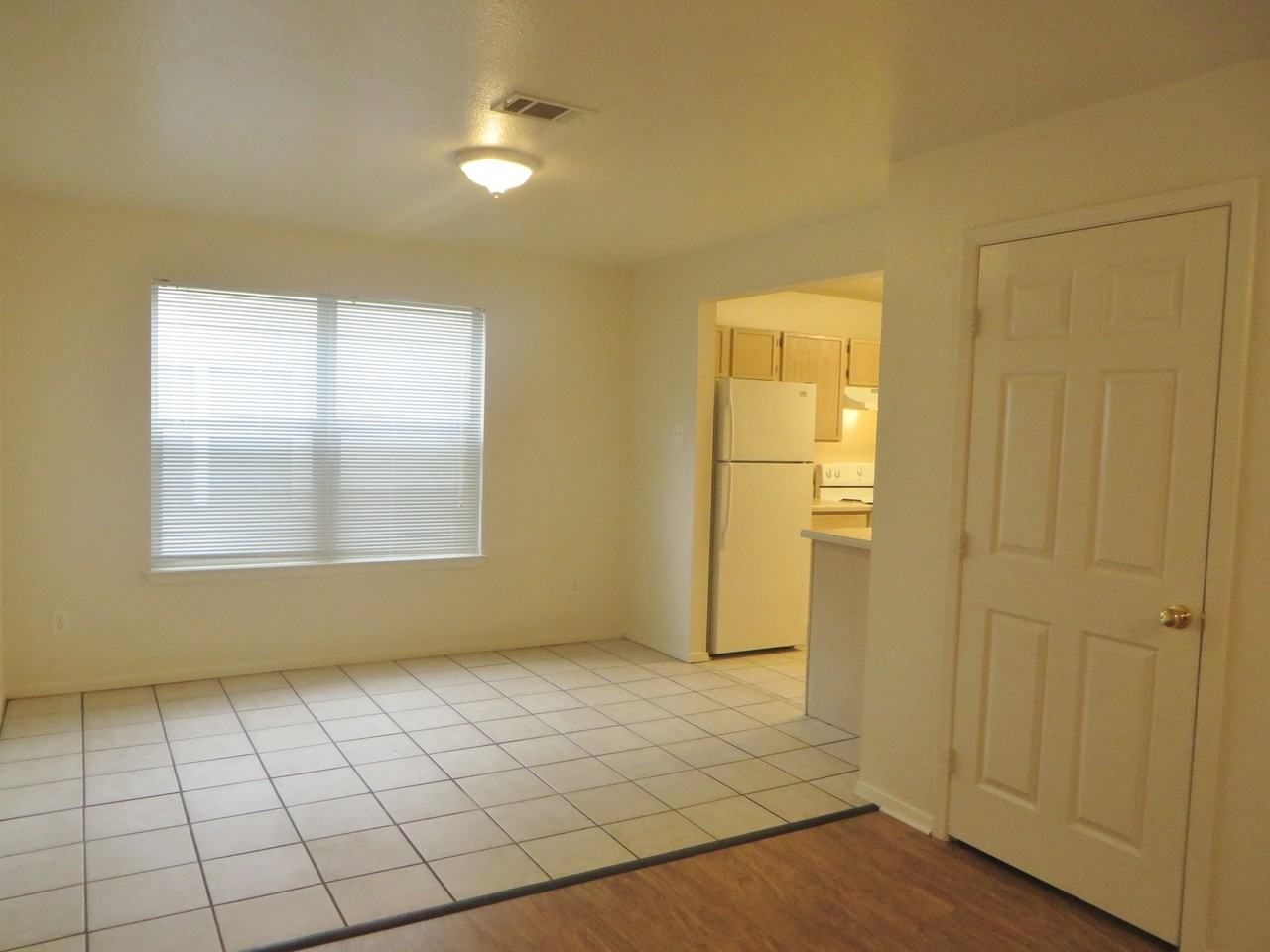 2216 Katy Ln Unit B - Photo 3 of 14