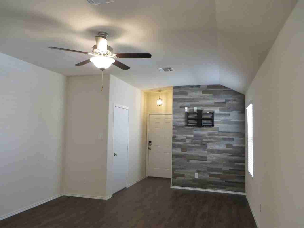 400 Major Lee Ln - Photo 3 of 22