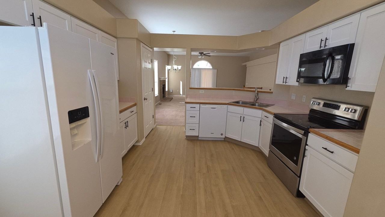1329 Nutwood Dr - Photo 5 of 24