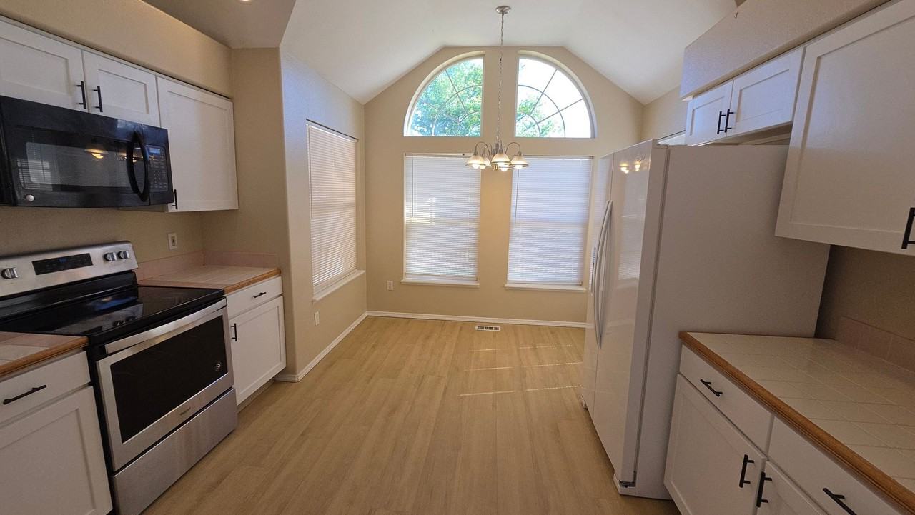 1329 Nutwood Dr - Photo 7 of 24