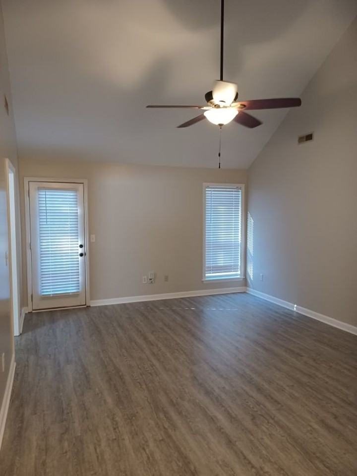 2860 Maple Cir - Photo 3 of 18