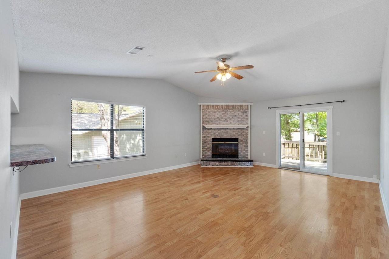519 Matthew St - Photo 4 of 33