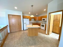 featured image of 744 34th Ave W