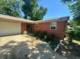featured image of 1613 Vine St