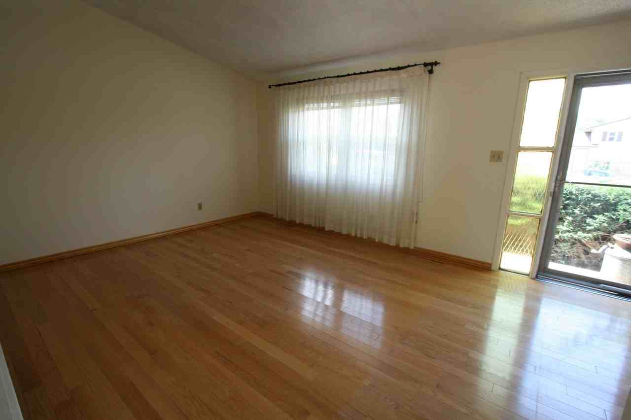 1092 Stanton St - Photo 4 of 16