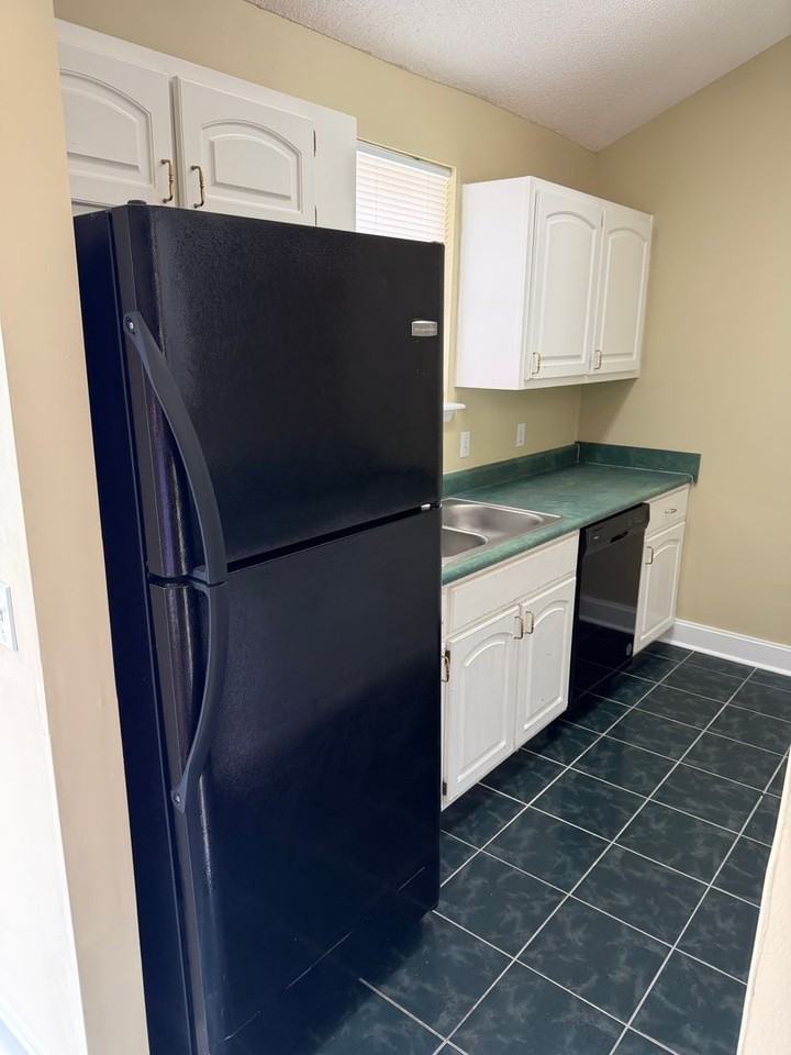 205 Saint Charles Pl - Photo 2 of 11