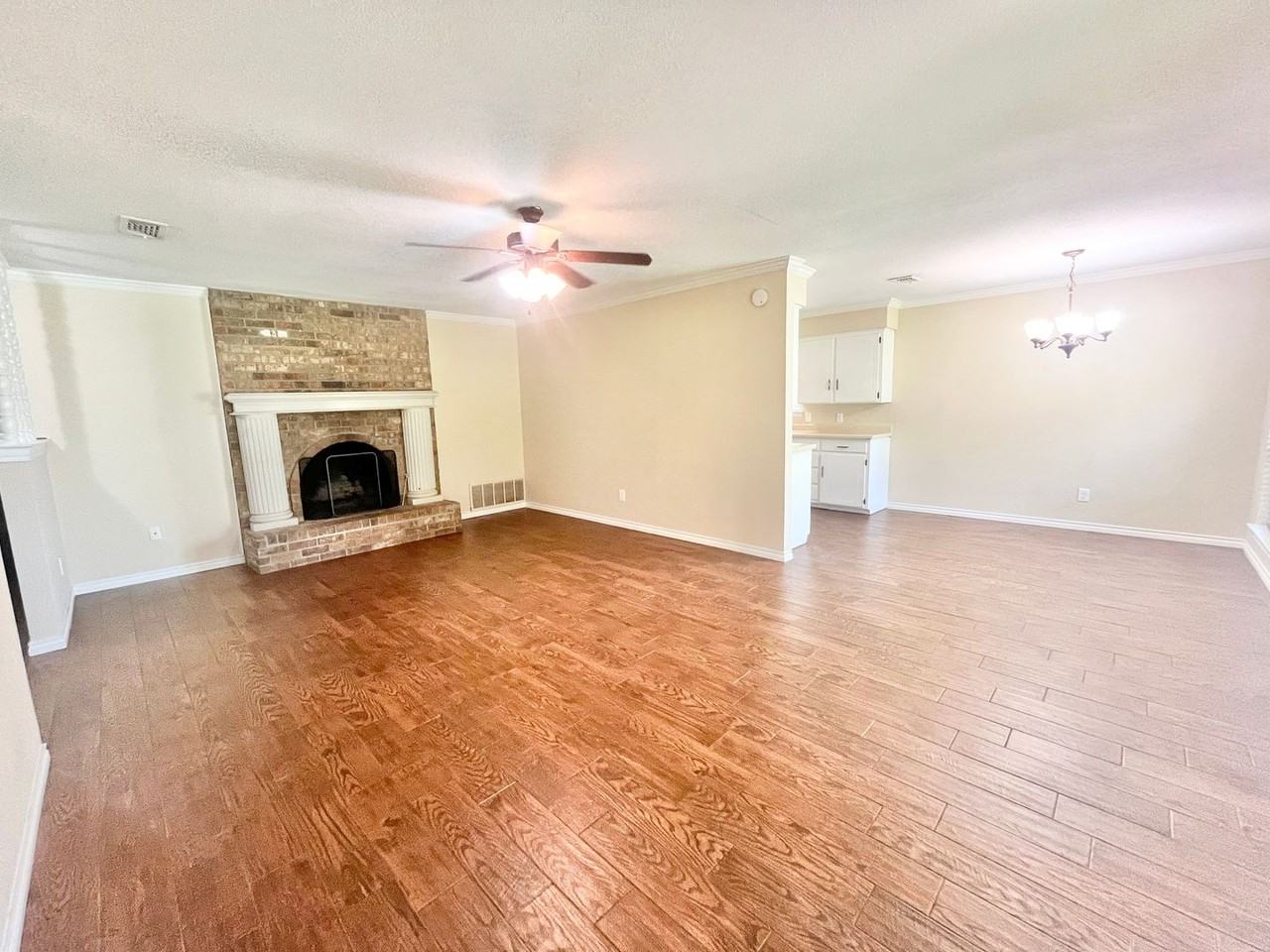 1703 Pecan Park Dr - Photo 3 of 19