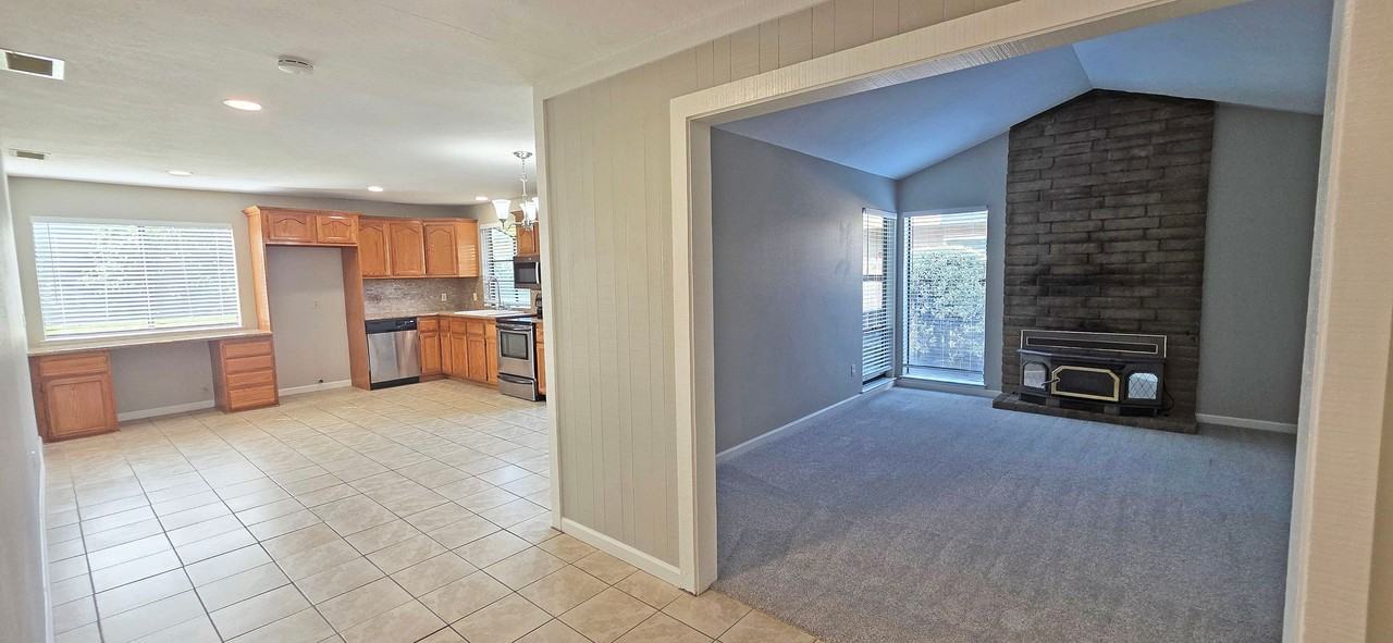 3100 Explorer Dr - Photo 3 of 38