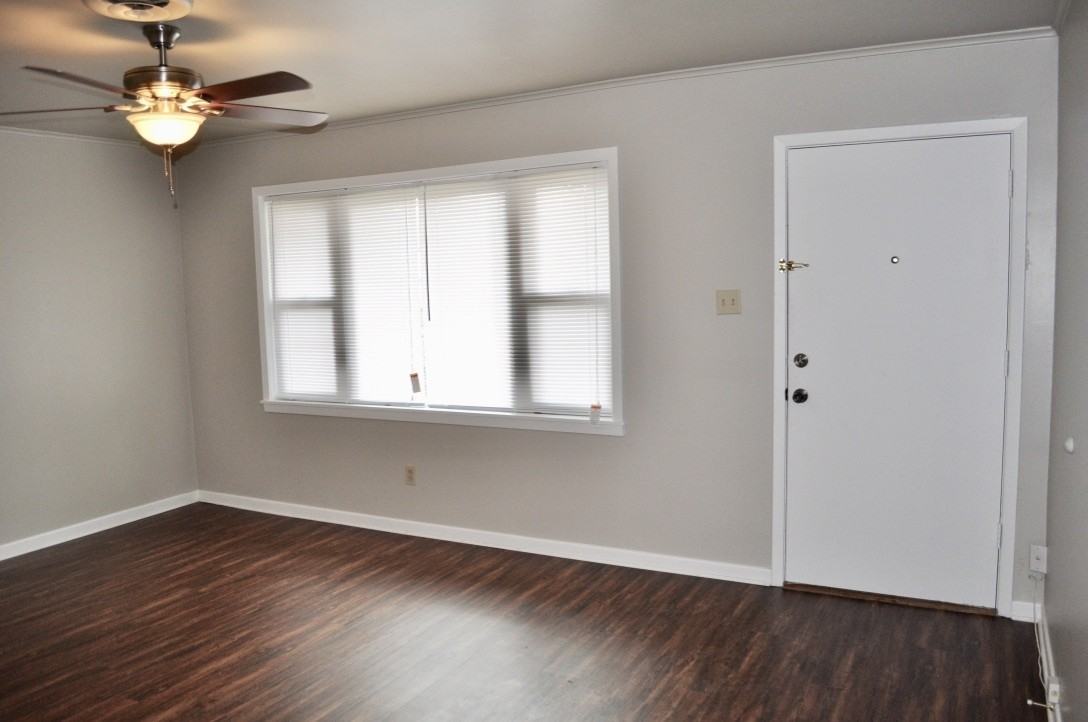 1434 W Water St - Photo 2 of 19