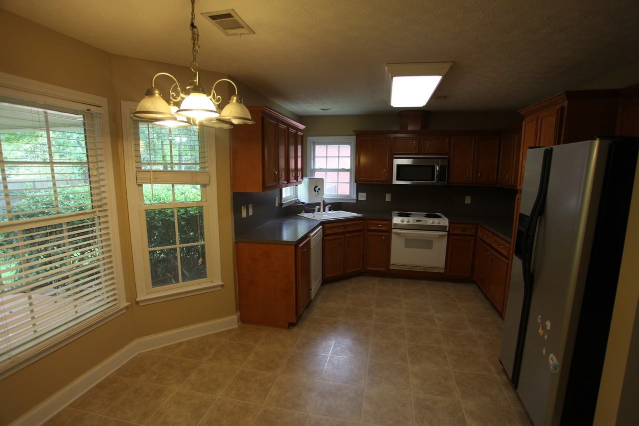 1704 Stone Pointe Dr - Photo 5 of 22