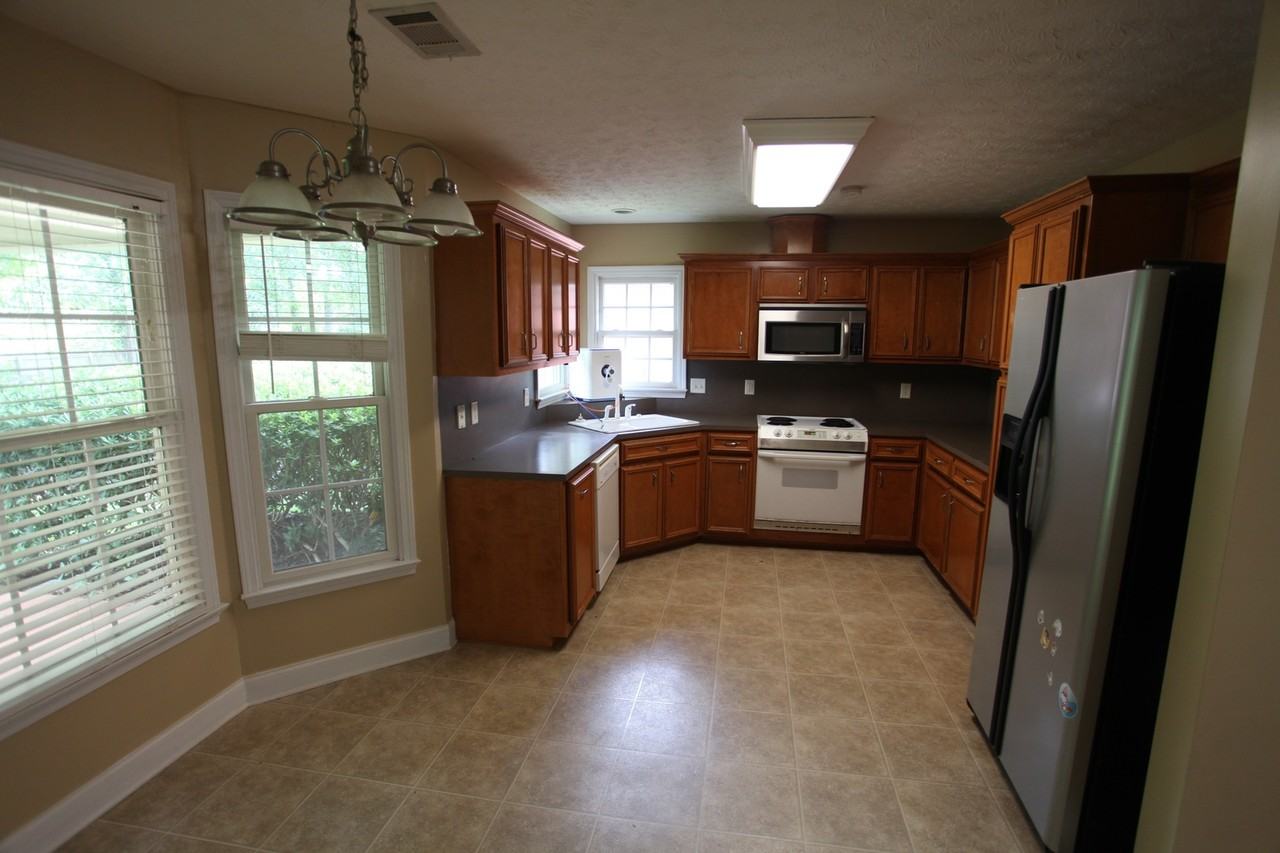 1704 Stone Pointe Dr - Photo 6 of 22