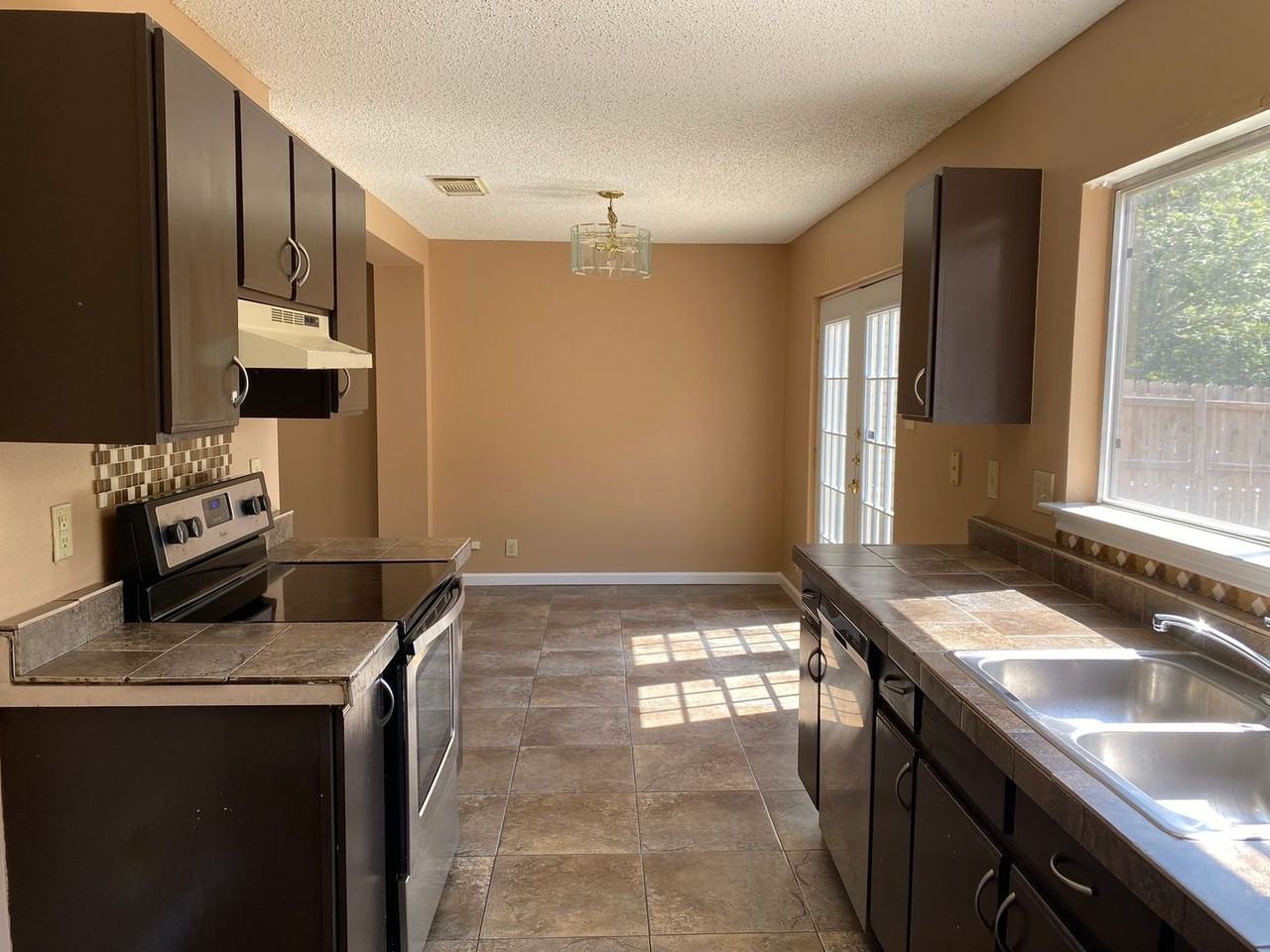 3643 Cameron Spgs - Photo 5 of 18