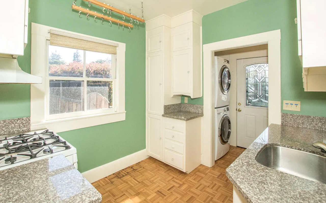 934 Ramona St - Photo 4 of 9