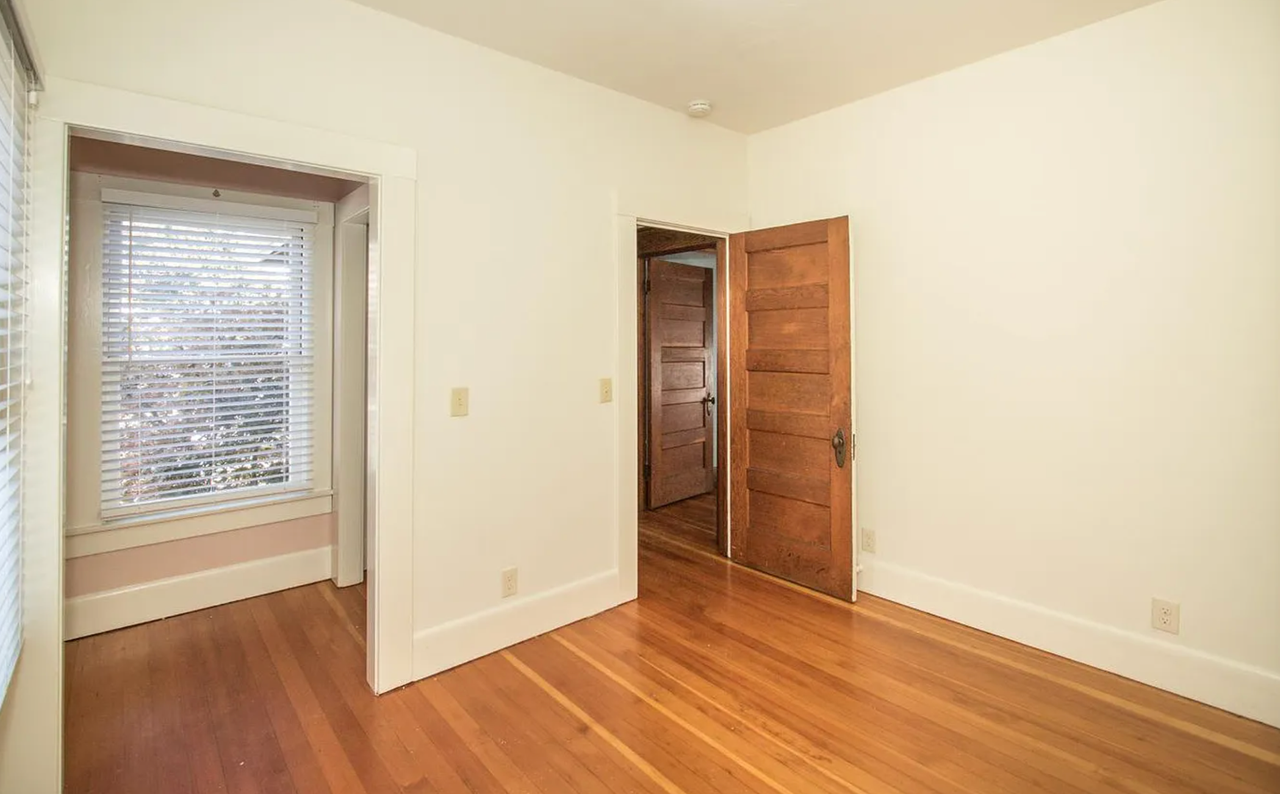 934 Ramona St - Photo 6 of 9