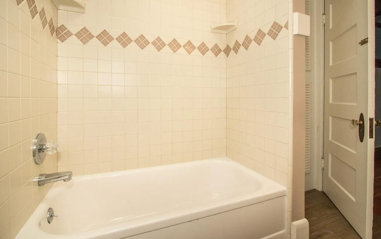 934 Ramona St - Photo 7 of 9