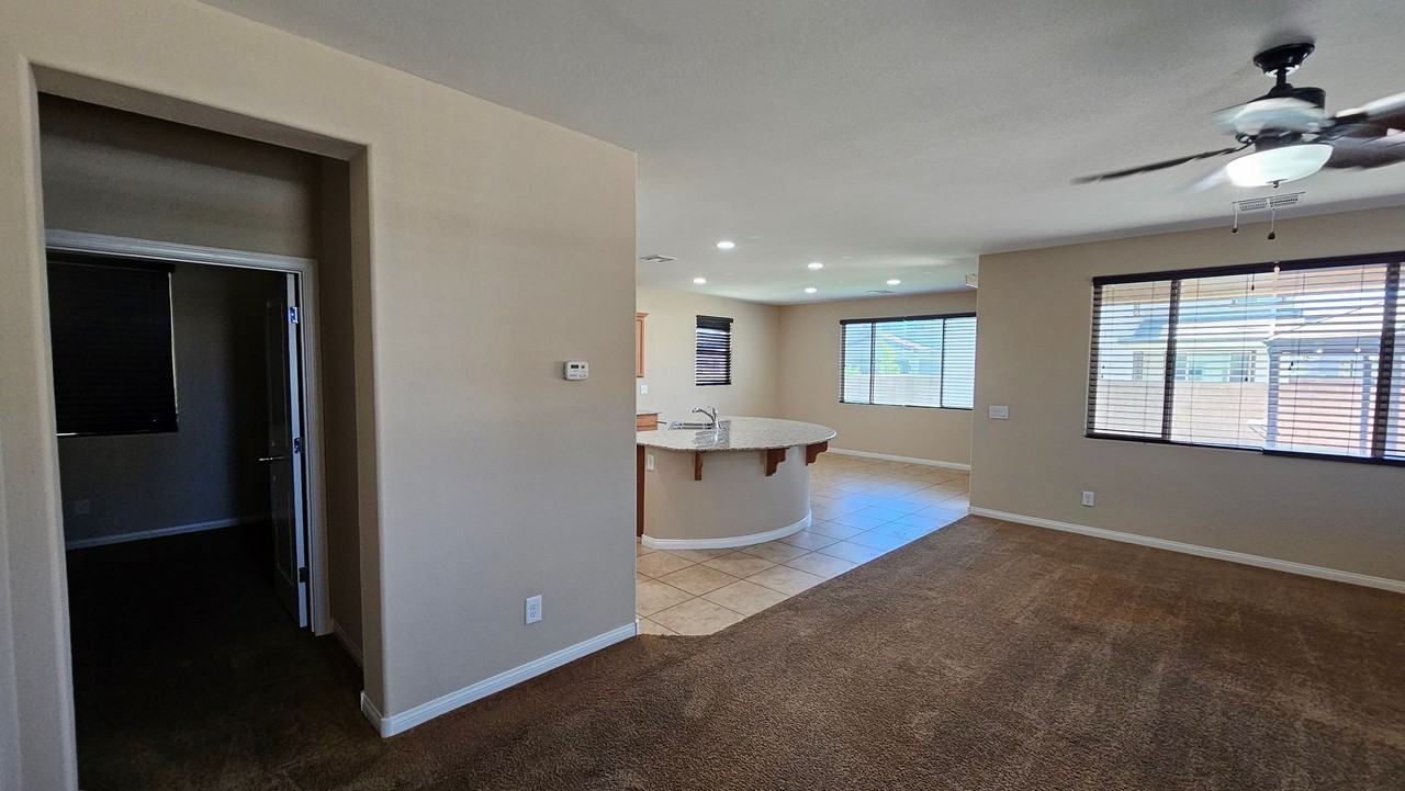 8685 Sparrow Desert Ave - Photo 4 of 29