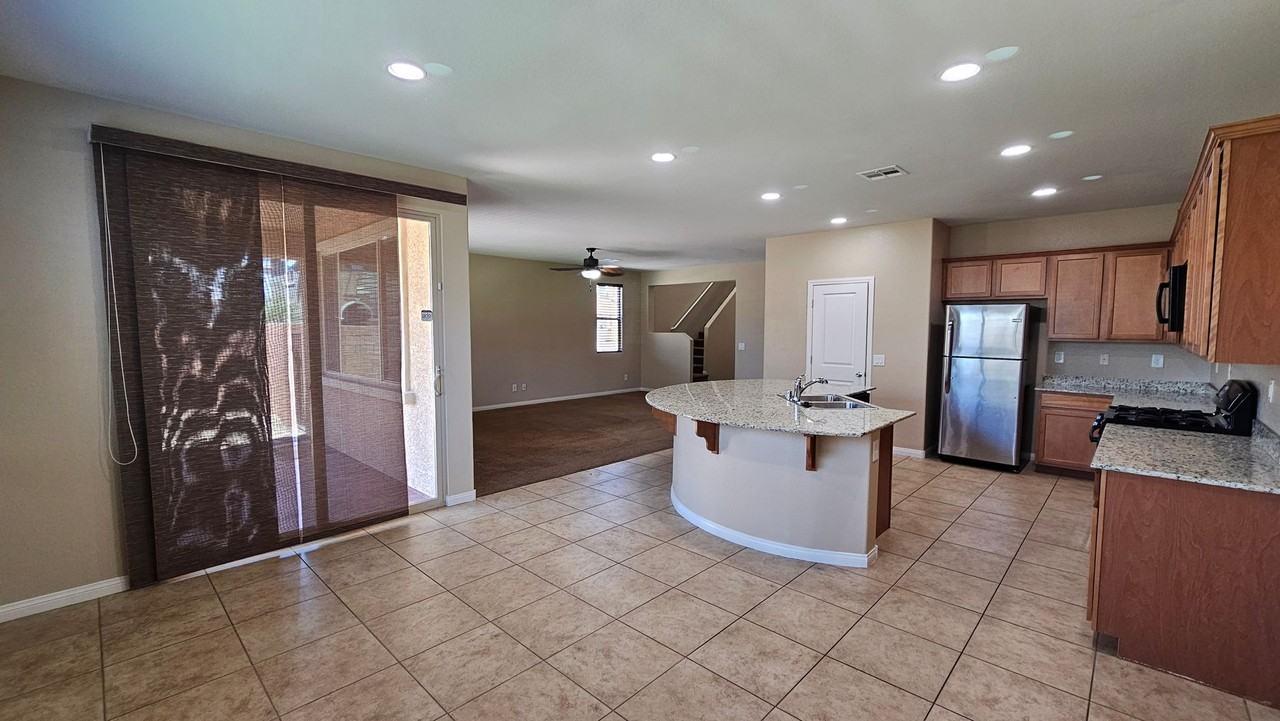 8685 Sparrow Desert Ave - Photo 7 of 29
