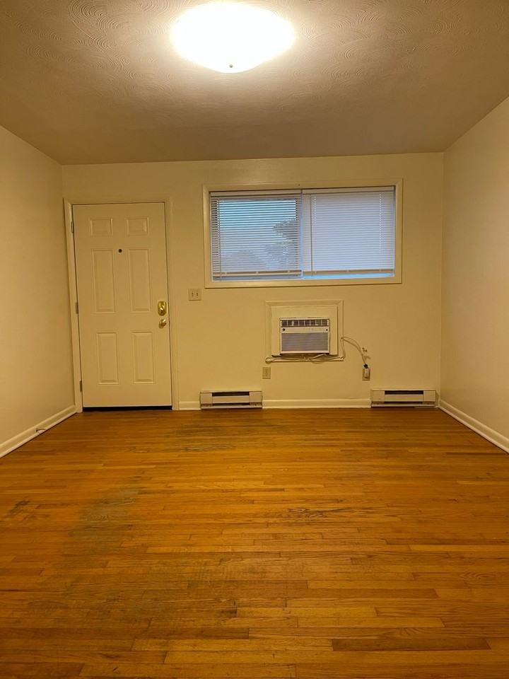 1751 Central Ave - Photo 4 of 8