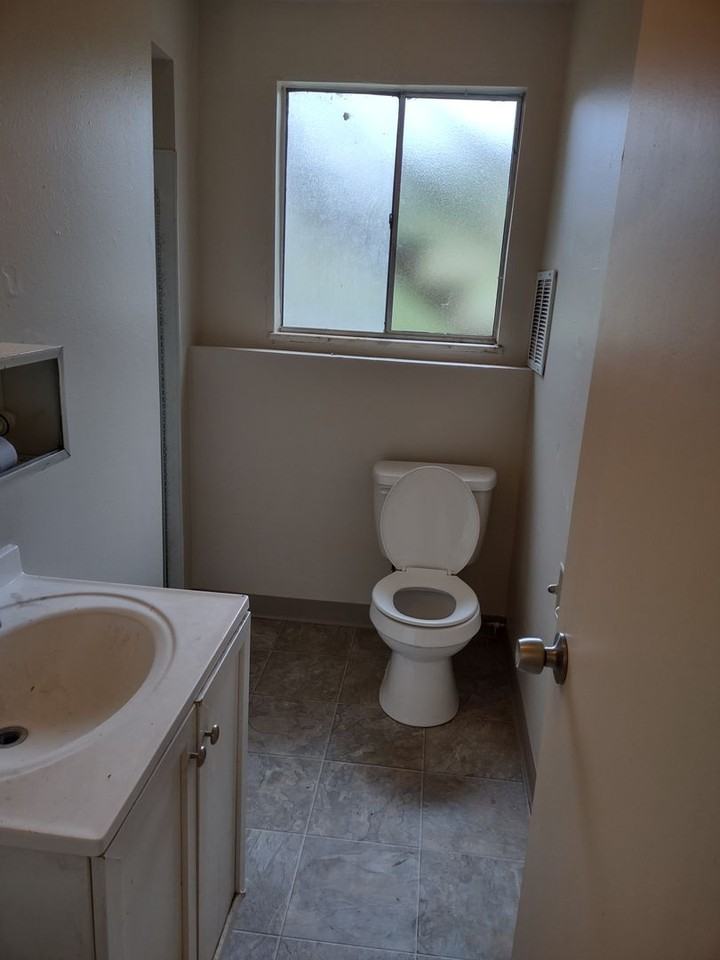 3639 Garland Ct - Photo 4 of 13