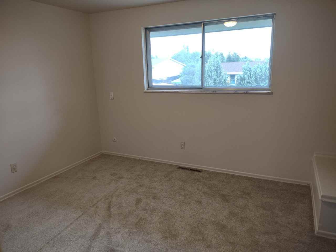 3639 Garland Ct - Photo 7 of 13