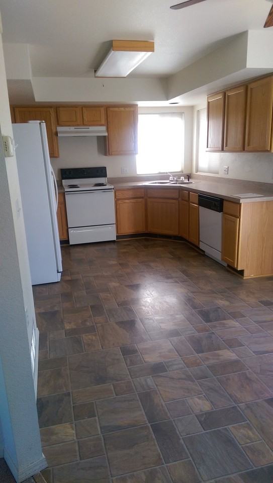 5907 Brennan Ave - Photo 2 of 9