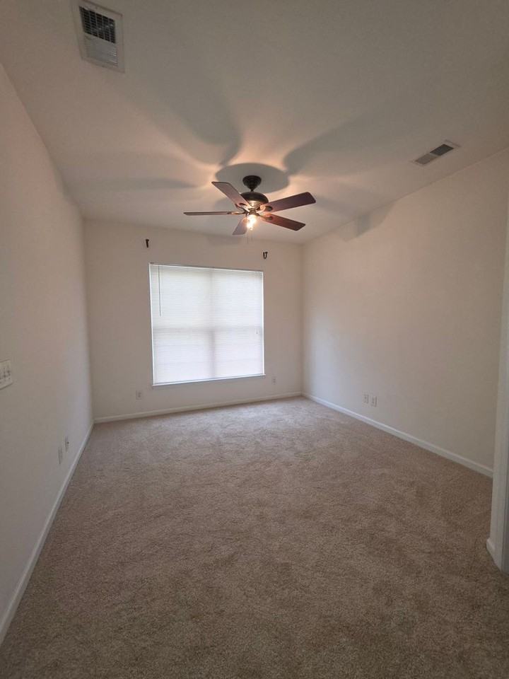 151 Chenoa Dr Unit C - Photo 3 of 18