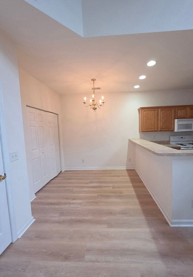 151 Chenoa Dr Unit C - Photo 7 of 18