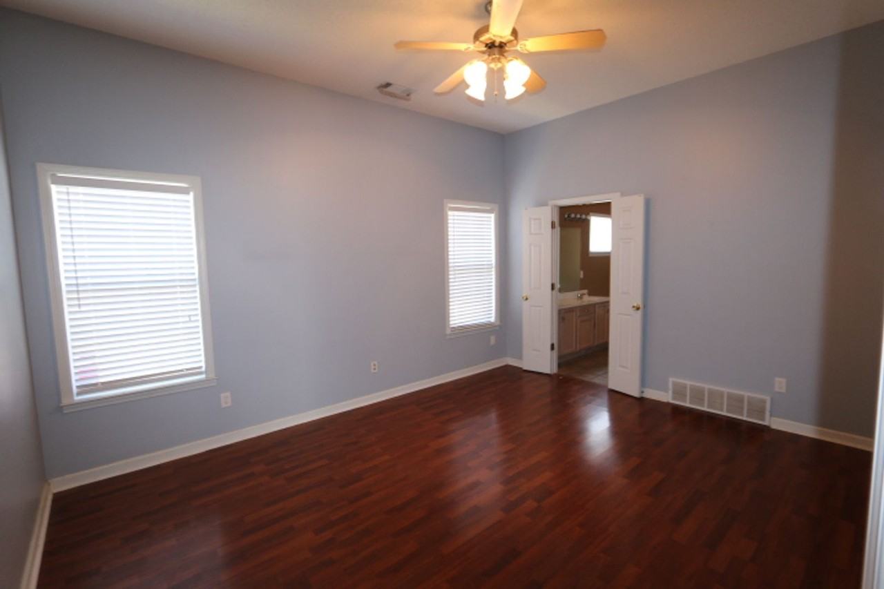 6955 Parkbrook Ln - Photo 7 of 17