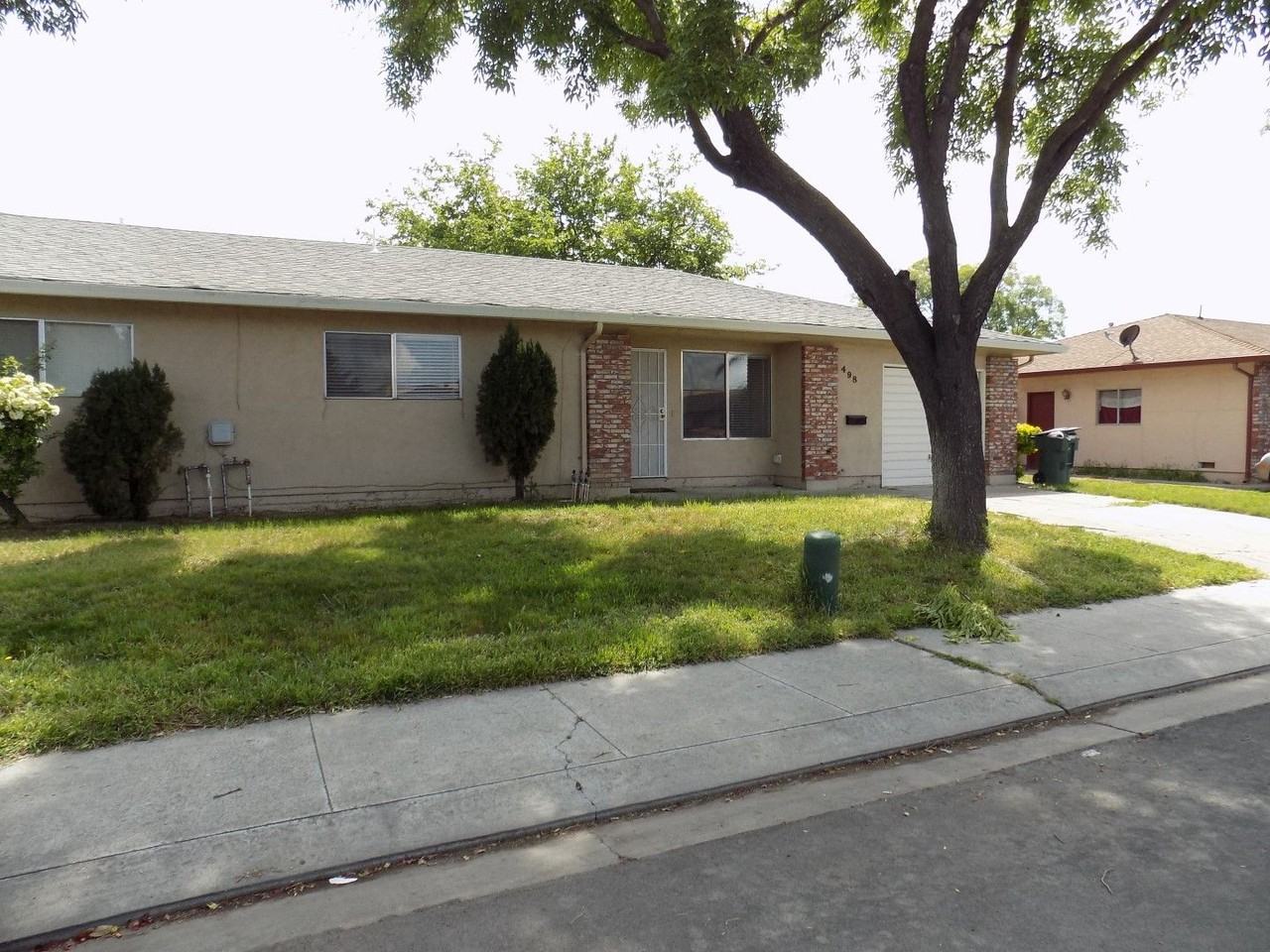 498 Hintz Ave - Photo 2 of 31