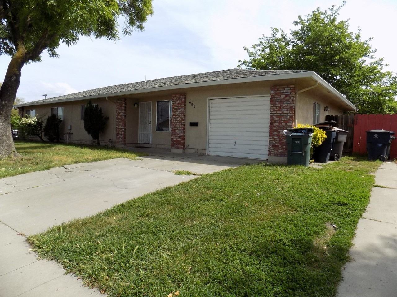 498 Hintz Ave - Photo 3 of 31