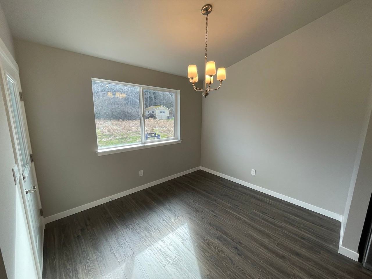2707 Oakes Ave - Photo 7 of 25