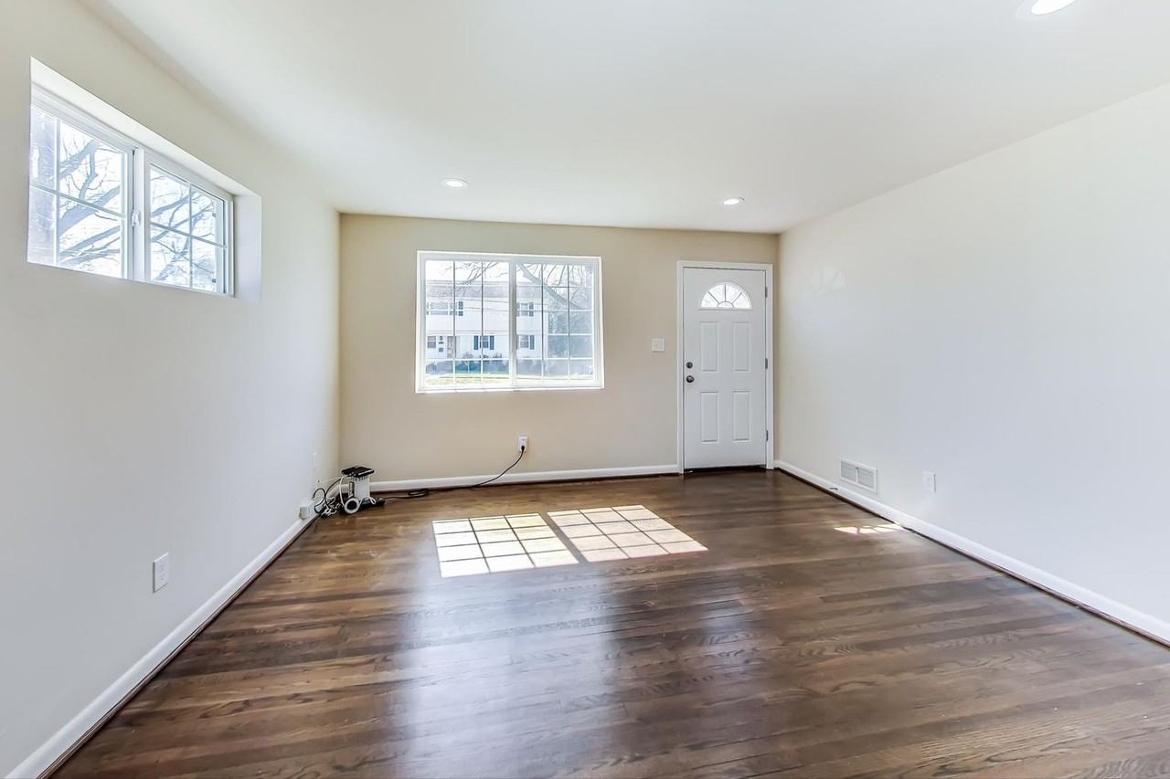 4617 Creek Shore Dr - Photo 2 of 42