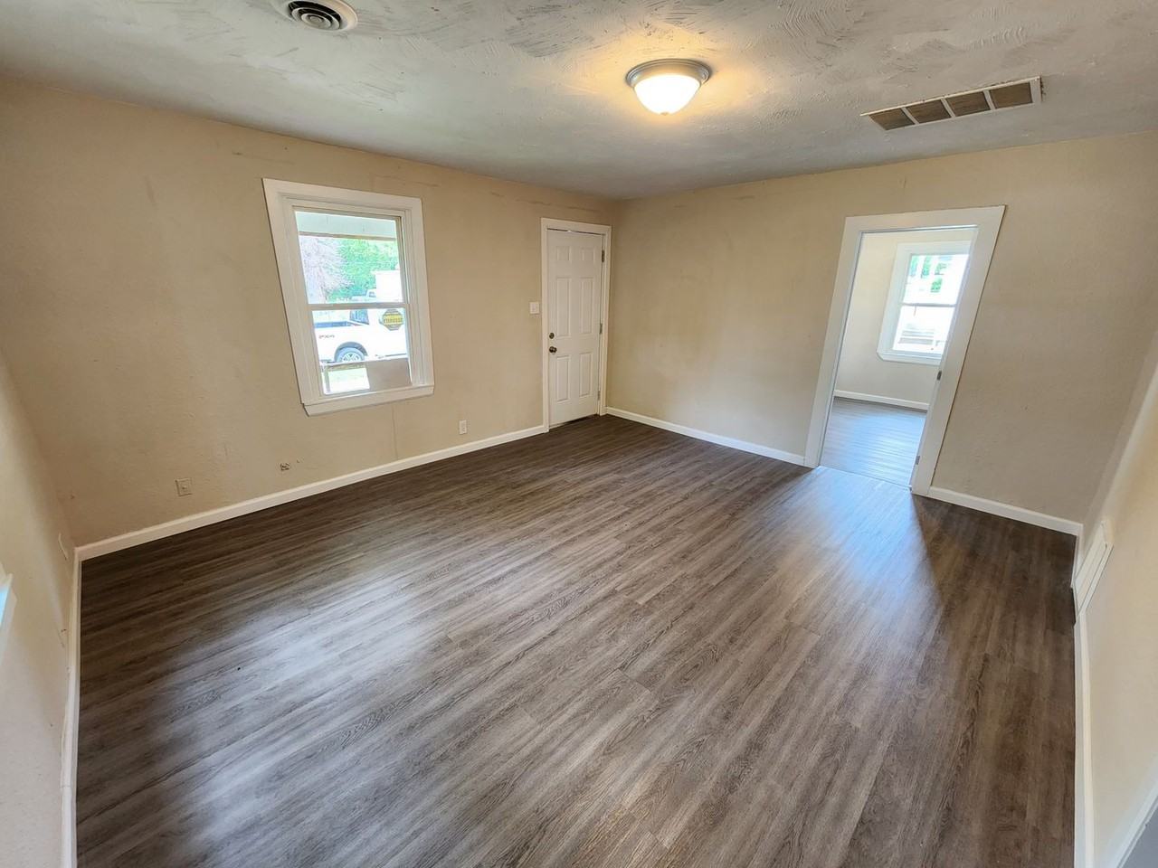 2345 N Prospect Ave - Photo 4 of 16