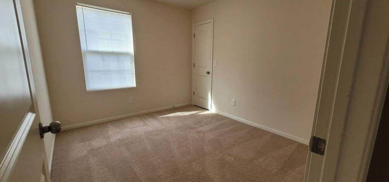 82 Aleah Ct - Photo 4 of 9