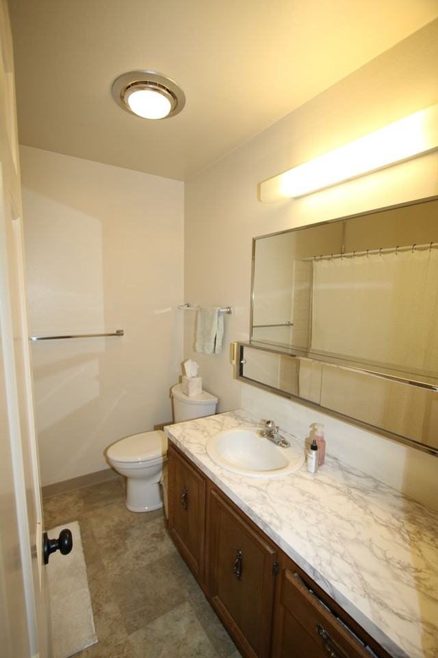2230 Daybreak Ct - Photo 4 of 34