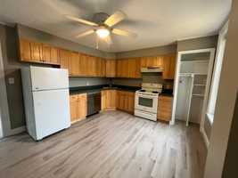 featured image of 911 Fayette St #2