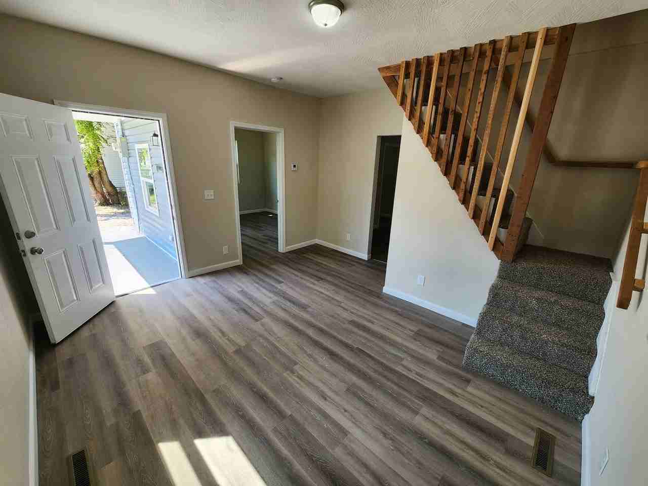 2153 N National Ave - Photo 4 of 36