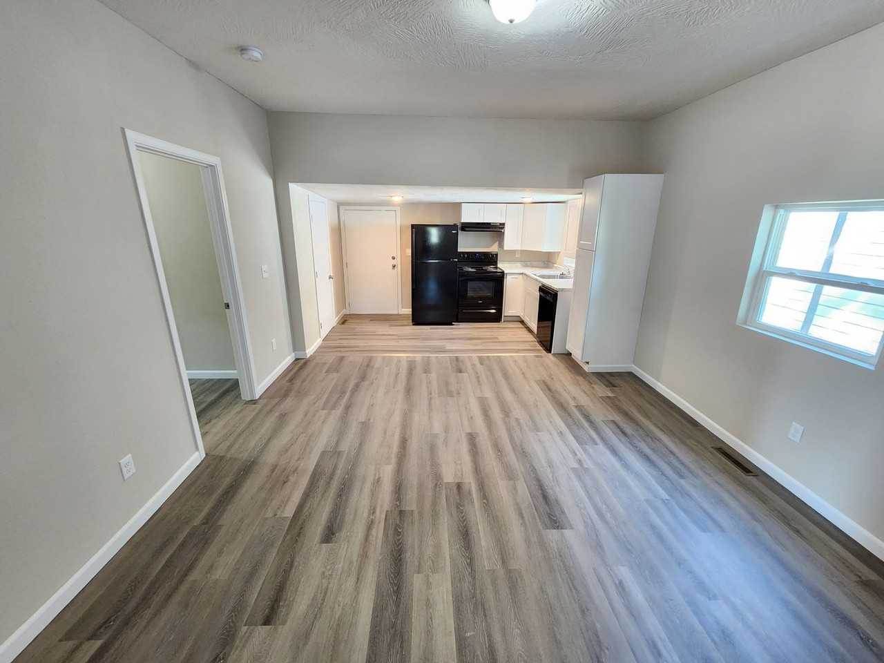 2153 N National Ave - Photo 5 of 36