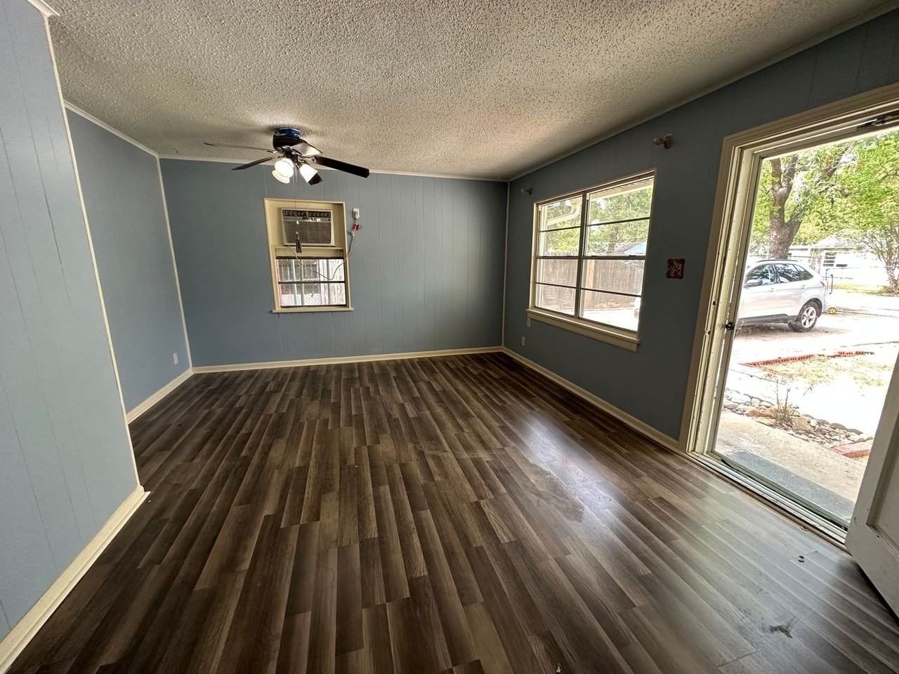 2735 Parkridge St - Photo 2 of 8
